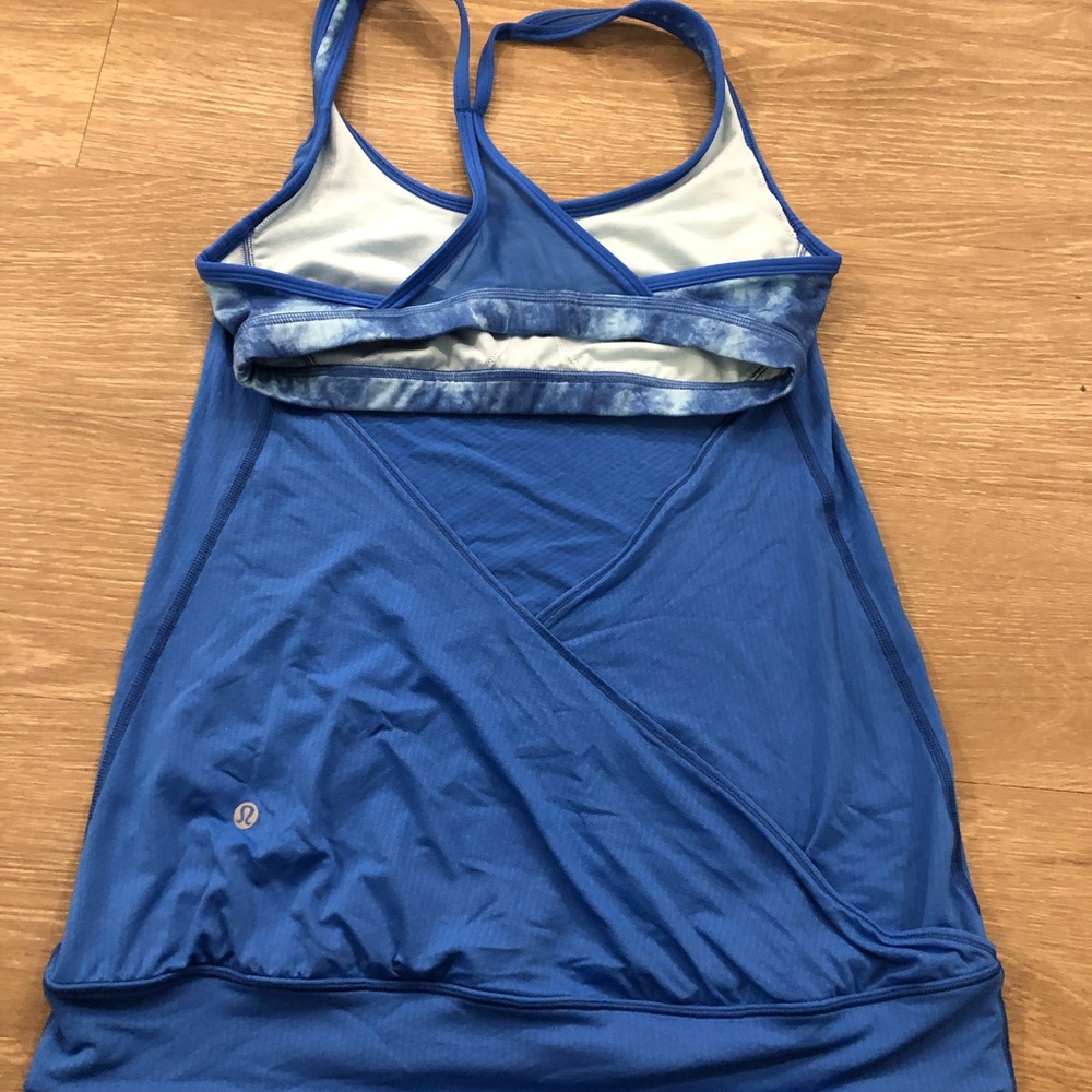 Lululemon tank top with built in bra